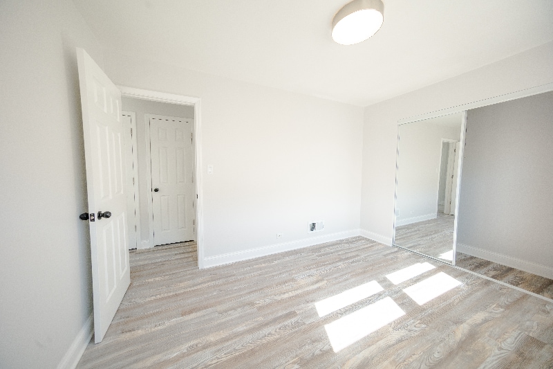 Building Photo - 2242 N Lavergne Ave