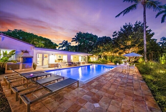 Building Photo - 6140 SW 90th St