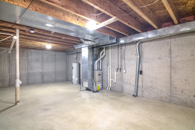 Building Photo - 3203 Oak Knoll Dr