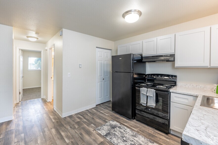 Manhattan Apartment Homes 18253 1st Ave S Normandy Park WA 98148