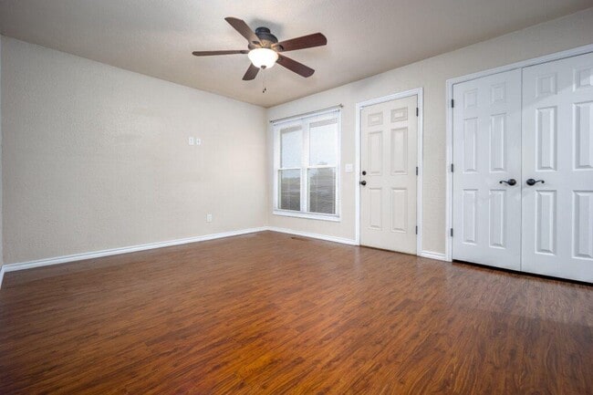 Building Photo - 3700 N Land Ave