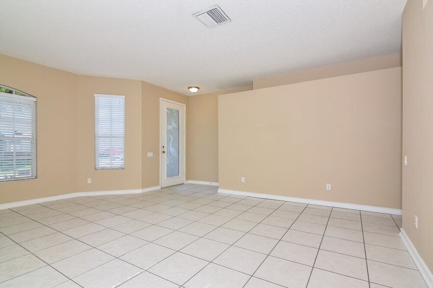 Building Photo - 5523 Terrain De Golf Dr