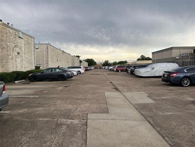 Building Photo - 6606 De Moss Dr