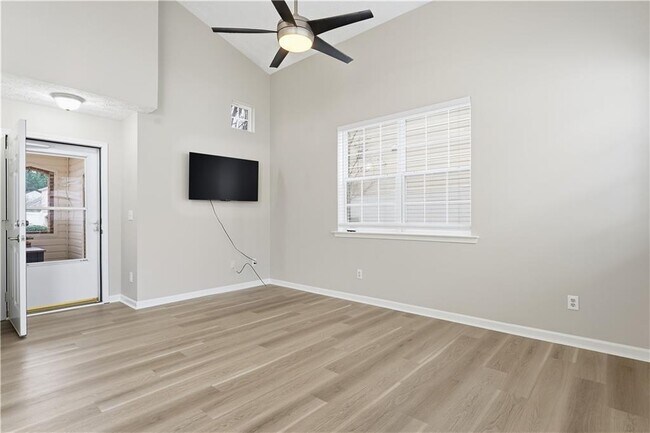 Building Photo - 217 Hiawassee Dr