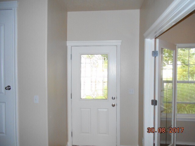 Building Photo - NE Meridian 4 Bedroom Home for Rent w 3 car garage