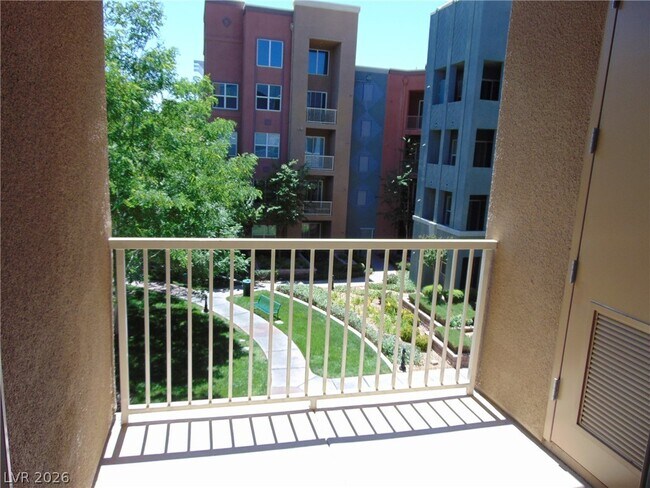 Building Photo - 44 E Serene Ave