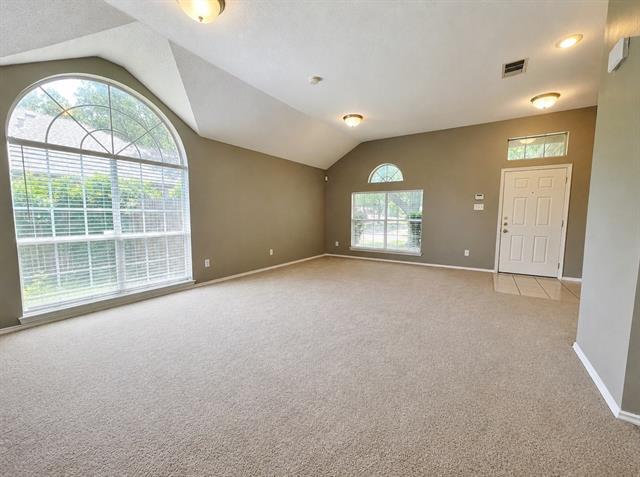 Building Photo - 7700 Glenoaks Dr