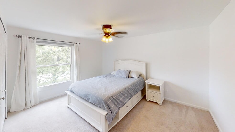 Your spare bedroom - 39953 Sandpoint Way