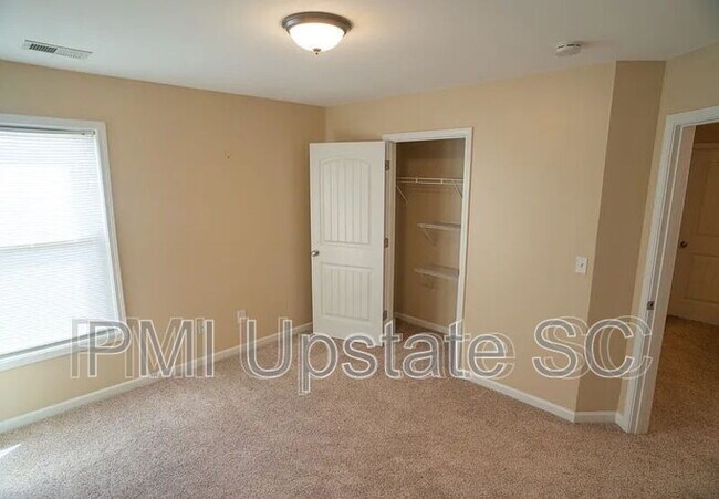Building Photo - 218 Marefair Ln