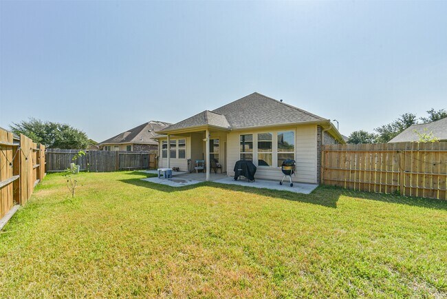 Building Photo - 18626 Hailey Paige Dr