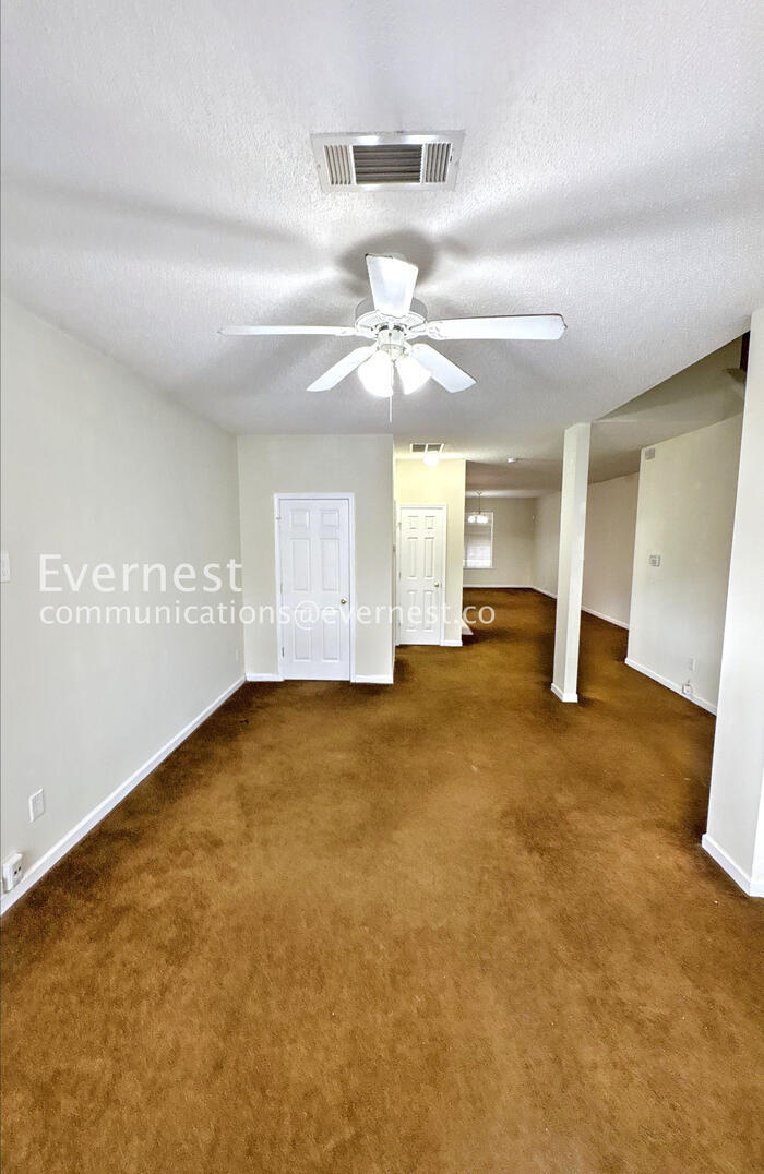 Building Photo - 7688 Creekside Ln