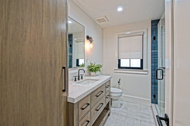 Building Photo - Completely Remodeled, Custom 3BR2BA Home w/ Spacious Floorplan, Amazing Indoor/Outdoor Space, Gat...