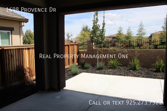 Building Photo - 1698 Provence Ln