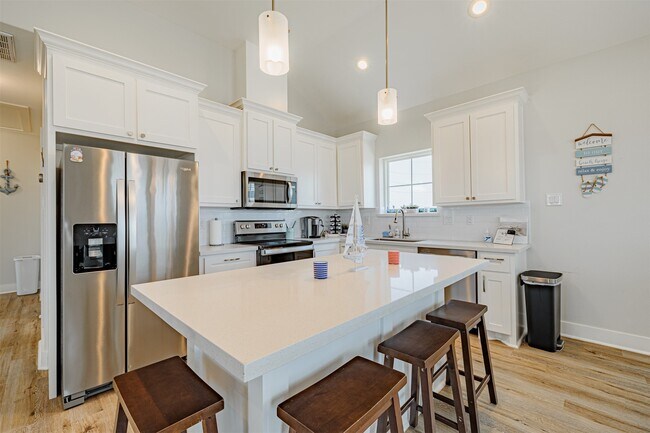 Building Photo - 25011 San Simeon Ct