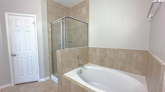 Building Photo - 4106 Mossy Pl Ln