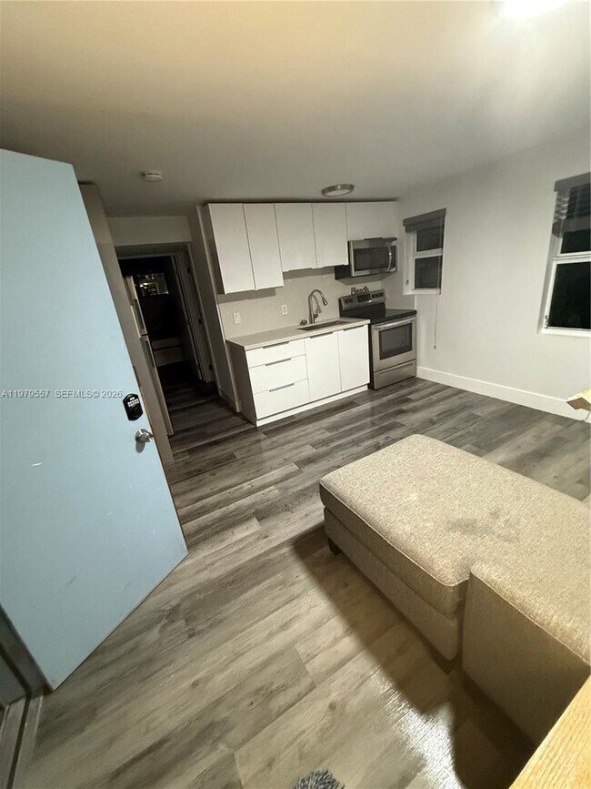 Building Photo - 2020 Washington St