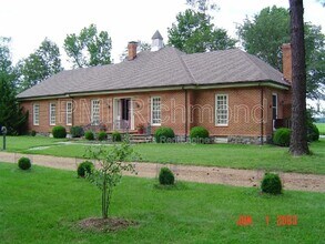 Building Photo - 9850 Old Sweet Hall Ferry Rd