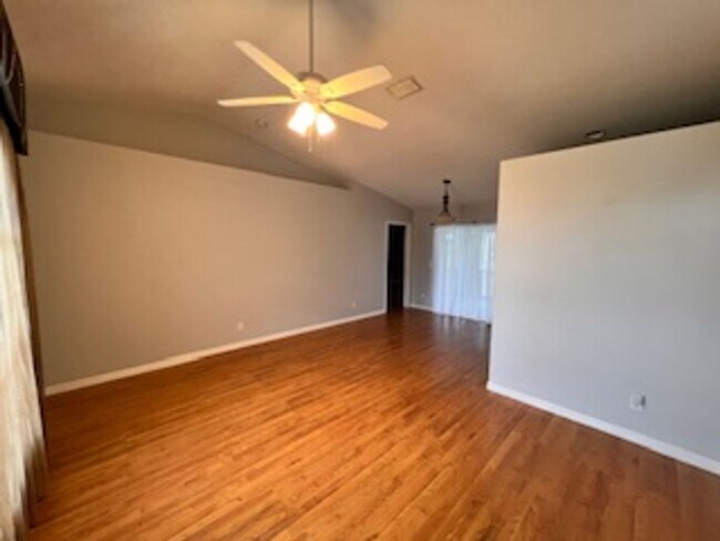 Building Photo - Annual DEEP CREEK Rental - 3/2/2