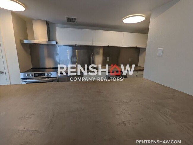 Building Photo - 6748 Meadow Oak Place - Renovated To Perfe...
