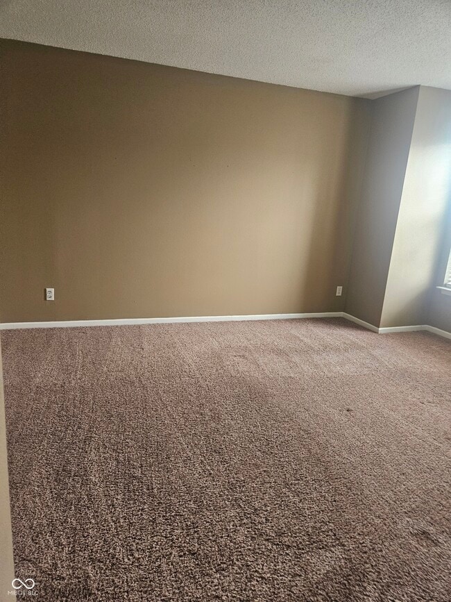 Building Photo - 10118 Clear Creek Cir