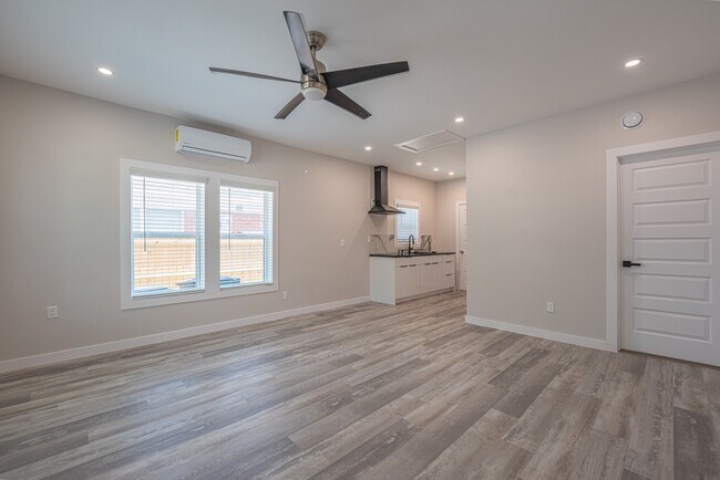 Building Photo - 4202 Clay St