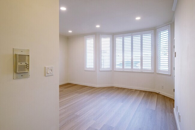 Building Photo - 2101 Baker St