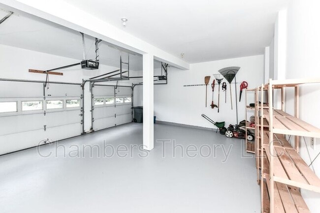 Building Photo - 6033 Woodlake Ln