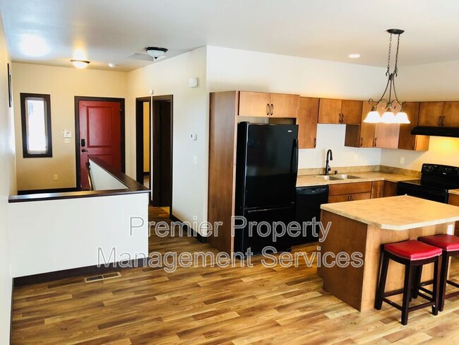 Building Photo - 2120 Rehberg Ln