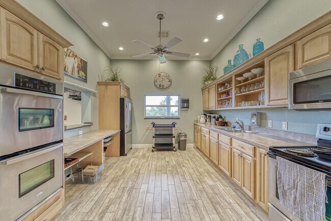 Building Photo - 840 Audubon Dr
