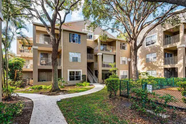 Building Photo - 1745 Palm Cove Blvd