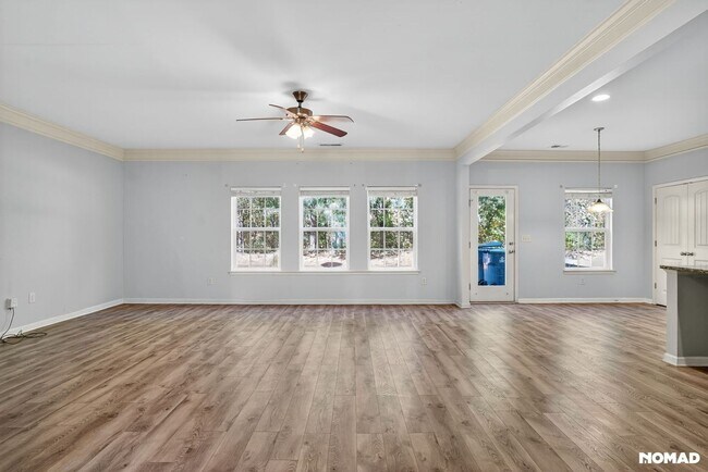 Building Photo - 1041 Sonoma Dr SW