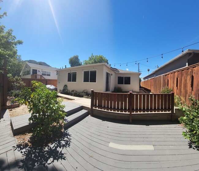 Building Photo - Beautiful, updated home close to Poly and ...