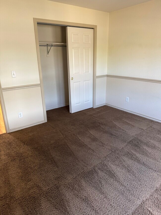 Building Photo - 3000 E 112th Ave