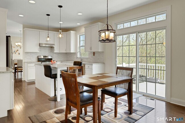 Building Photo - 310 Nutmeg Ln