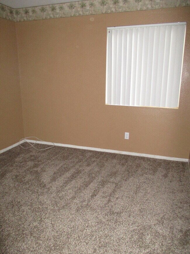 Building Photo - Beautiful Oasis-High Ceiling- Tile and Car...
