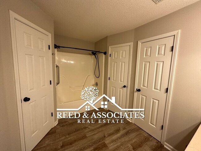 Building Photo - 3 Bedroom Near Gallaway, TN
