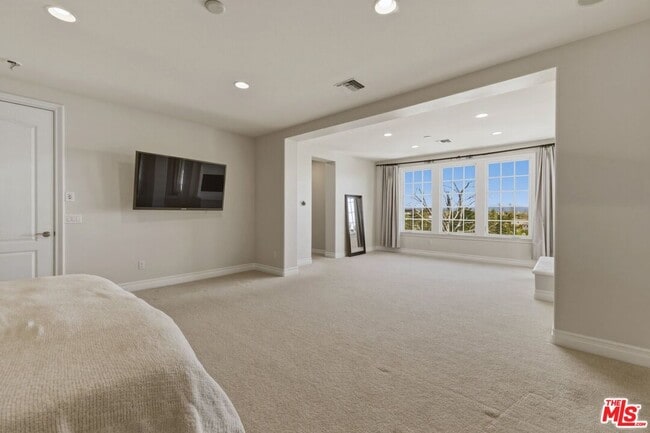 Building Photo - 25561 Prado De Oro