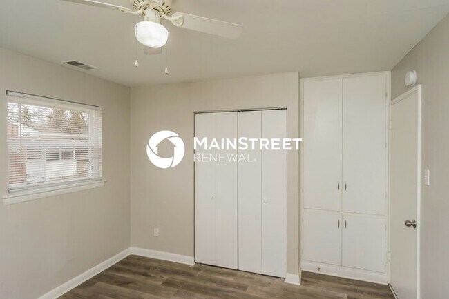Building Photo - 3 Bedroom Pet-Friendly Home in Louisville,...
