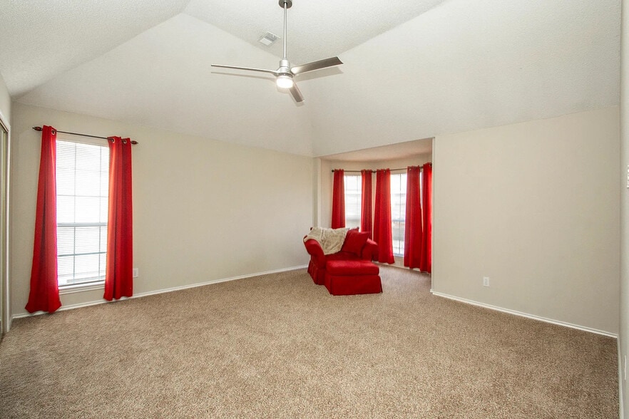 Building Photo - Room in House on Kentshire Cir