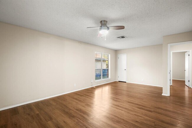 Building Photo - 10703 Parkfield Dr