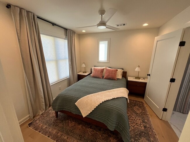Bed 2 - 1211 E 2nd St