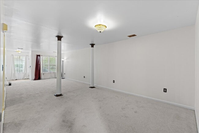 Building Photo - 95 Tattersall Dr