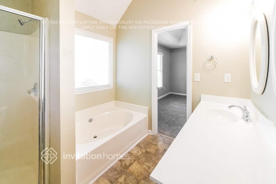 Building Photo - 1711 Jefferson Ln