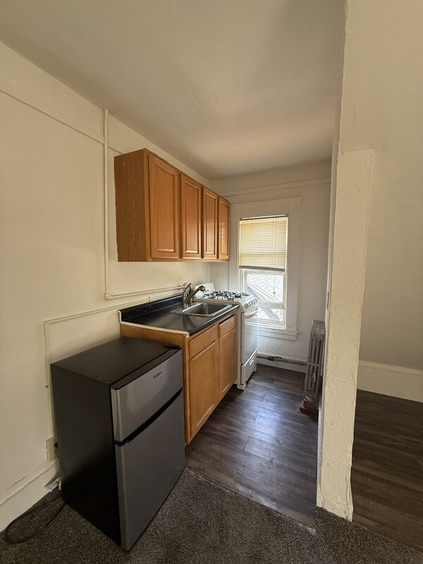 Building Photo - 632 Howard Pl