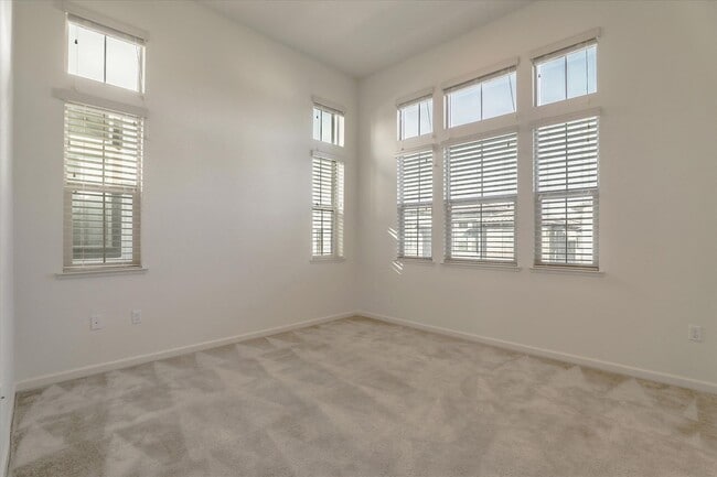Building Photo - MODERN LUXURY IN SCENIC COMMUNICATIONS HILL LIGHT-FILLED INTERIORS WITH GREENBELT VIEWS