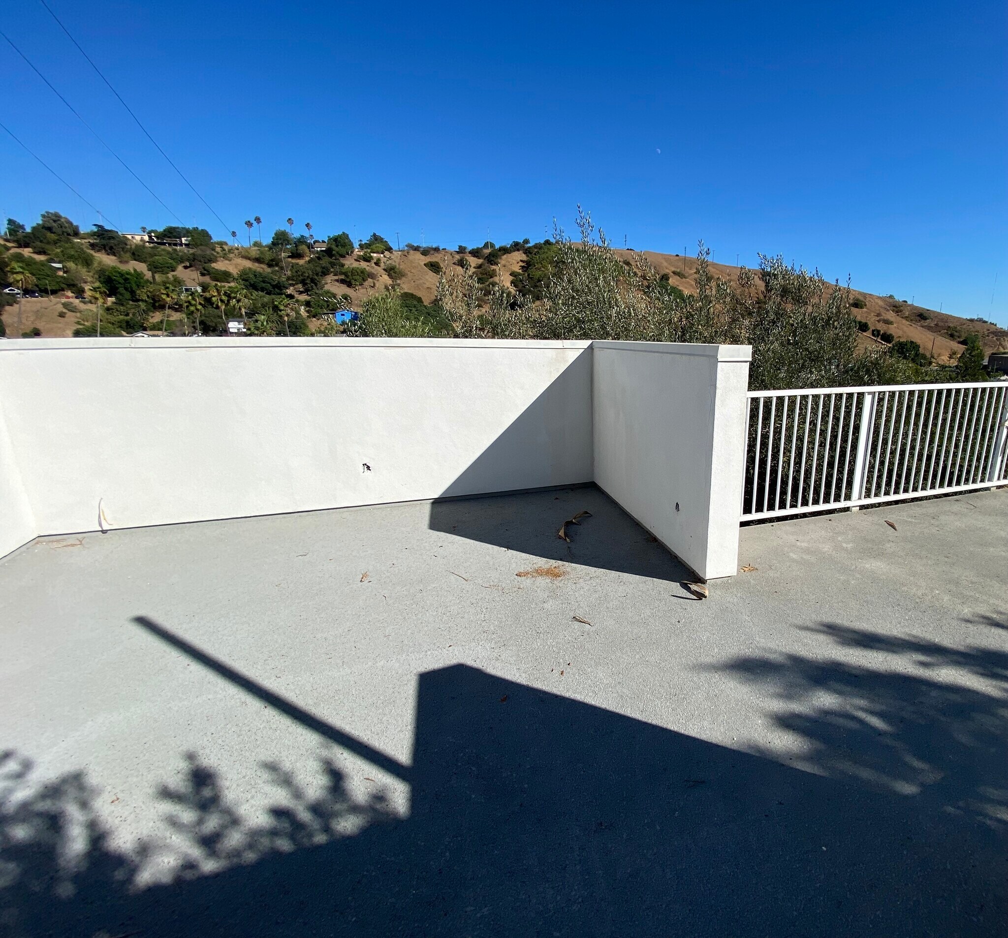 The scene-stealer is the rooftop deck with hours of sunlight and breezes. - 4435 Radium Dr