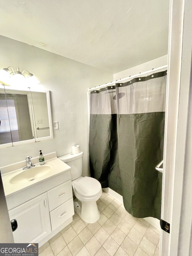 Building Photo - 1595 Winston Dr