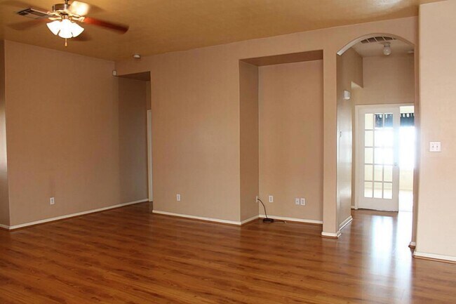 Building Photo - 8331 Loetsch Ridge Way
