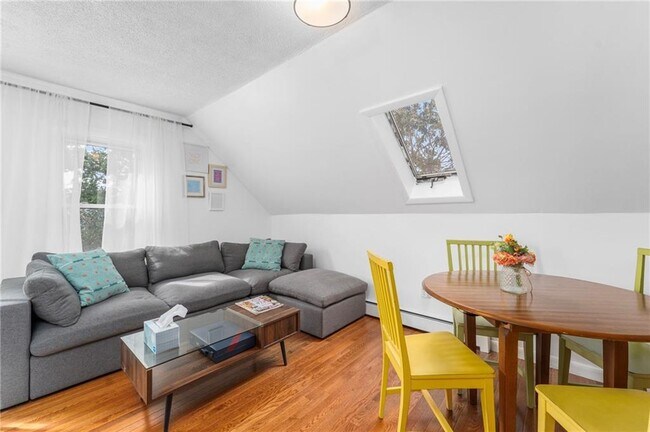 Building Photo - 183 Wood St