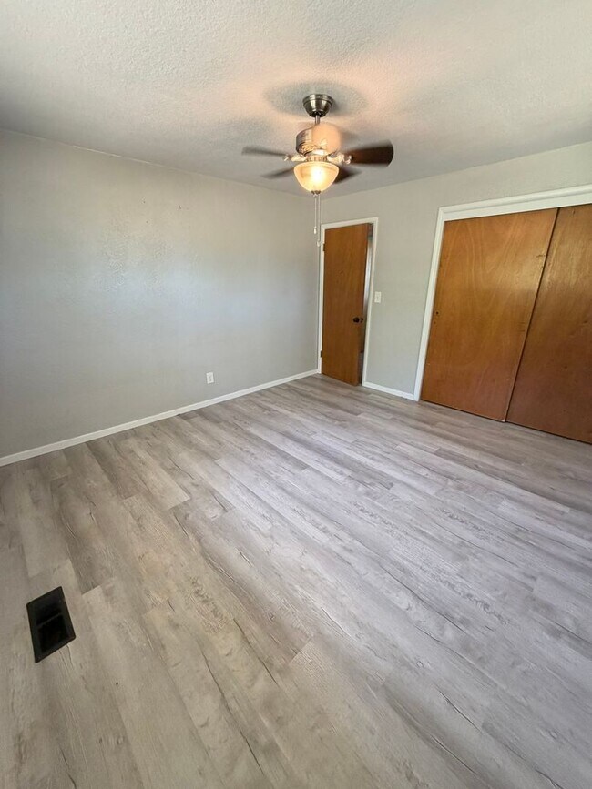 Building Photo - 27840 7 Mile Ln